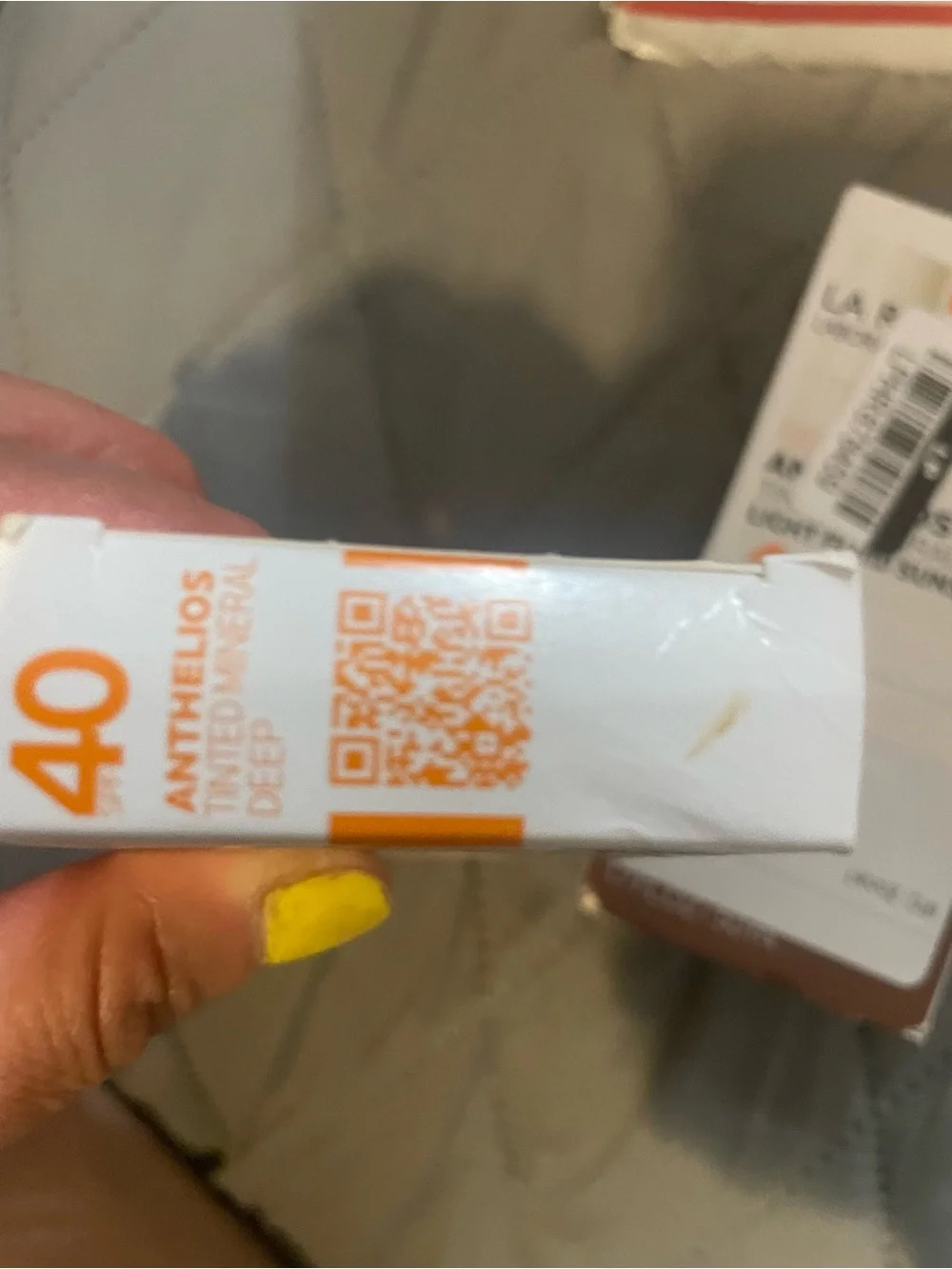 2 pack La Roche-Posay Anthelios Tinted Mineral Light Fluid Sunscreen SPF 40 - De